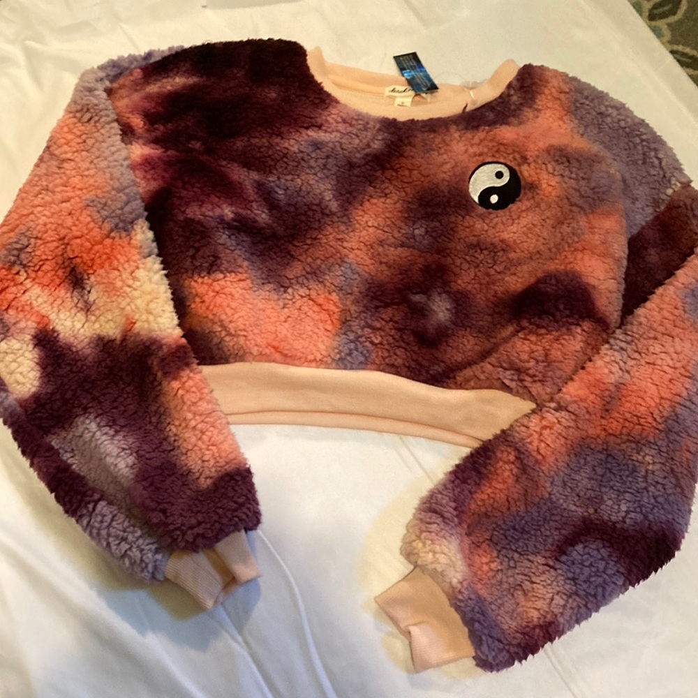 Derek heart NWT fuzzy tie dye crop size M